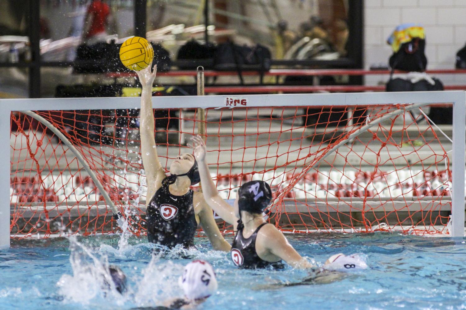 <a href='http://wwwamjs06com.kadinuobeier.com'>博彩网址大全</a> student athletes compete in a water polo tournament on campus.